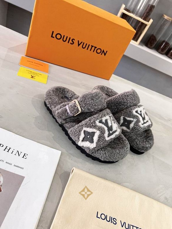 LV Women's Slippers 172